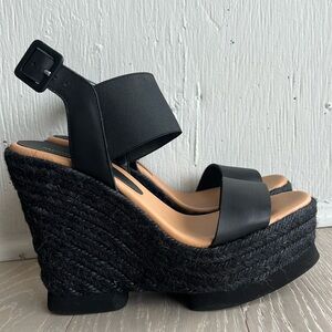 Black Paloma Barecelo wedge sandals size 8